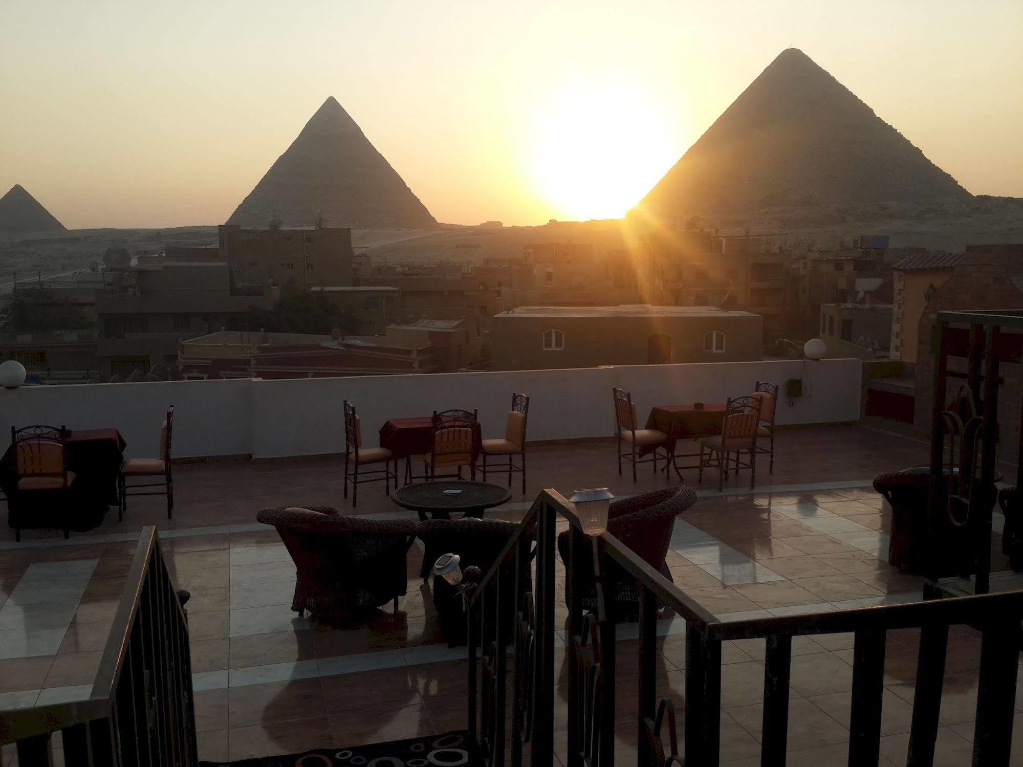 Pyramids Plateau Inn Giza Esterno foto