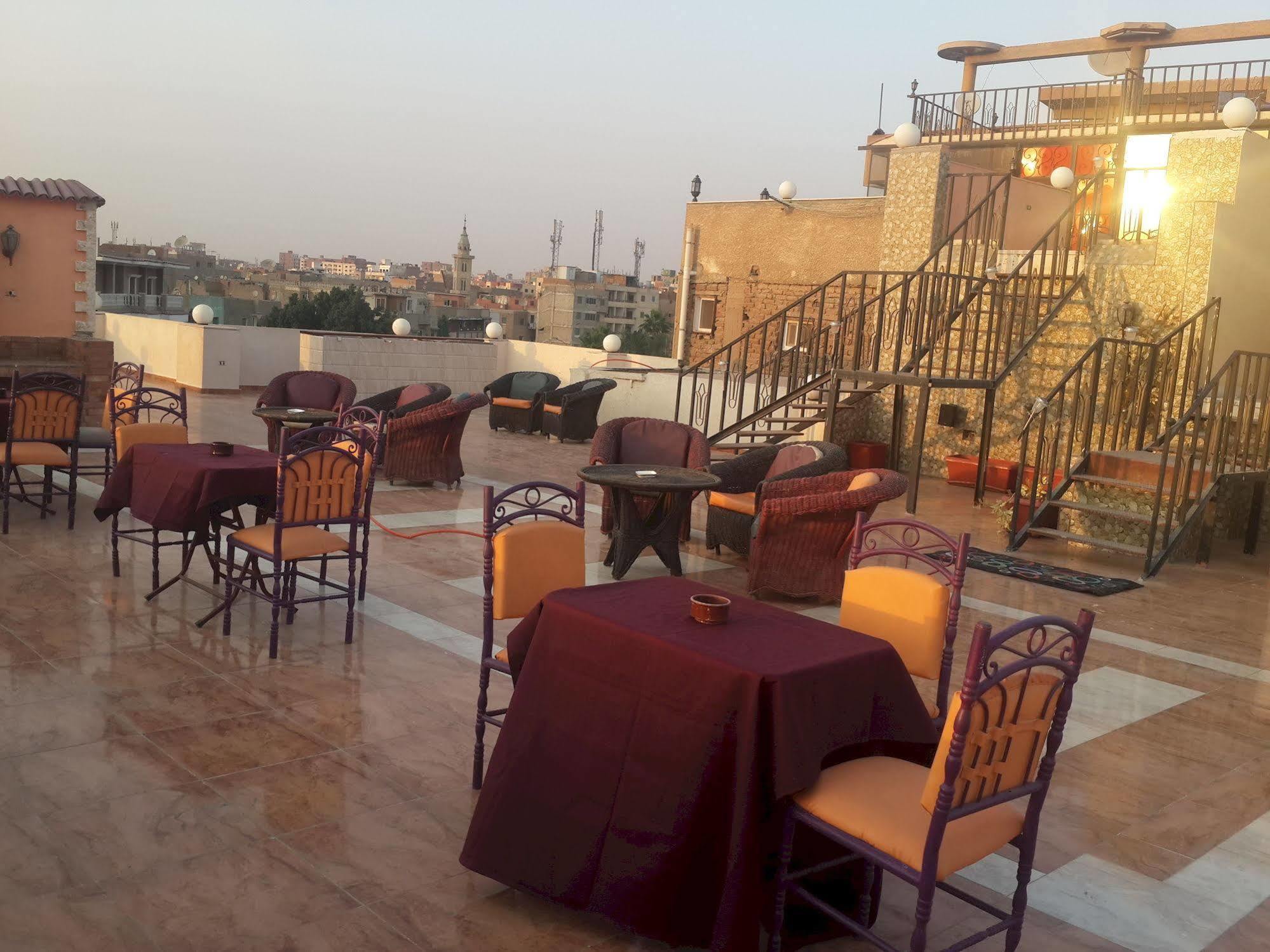 Pyramids Plateau Inn Giza Esterno foto